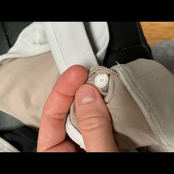 Lululemon Flow Y Bra - Picture 3 of 3